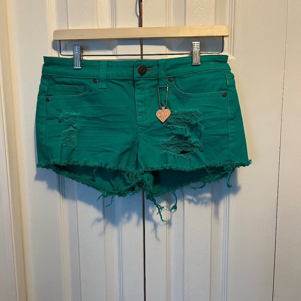 Dittos size 27 cut off shorts